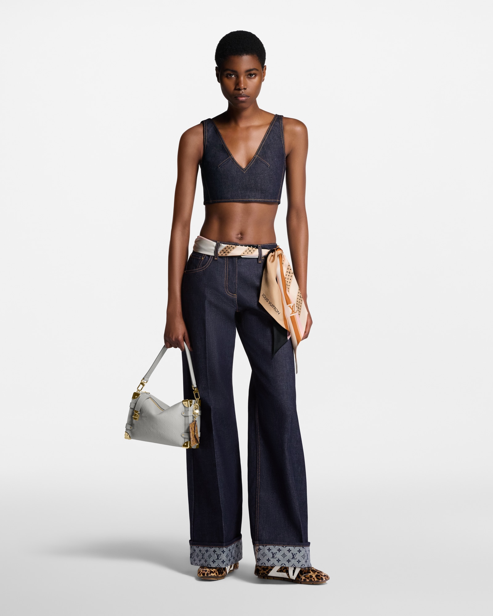 LOUIS VUITTON ダークデニム フレアジーンズ　W32インチ LOUIS VUITTON ダークデニム フレアジーンズ W32インチ